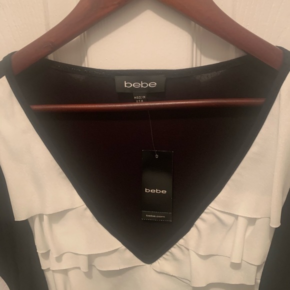 Black and white ruffle front top - Picture 2 of 7